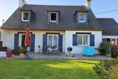 Charmante demeure Bretonne, proche de Paimpol et des plages de granit rose.