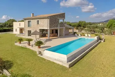 Image de Impressive Villa with A\/C, Private Pool, Extensive Grounds & Panoramic Views - 5mins from Pollenca