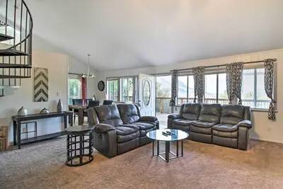 Image de Lake View Home w/ Grill: Hike, Boat, Relax!