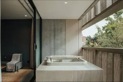 Image de Private Balcony + Jacuzzi + Ac +Deluxe - Wake 311