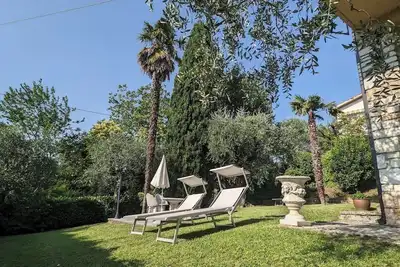 Image de Apartment with garden, terrace, communal pool, 500m to the lake