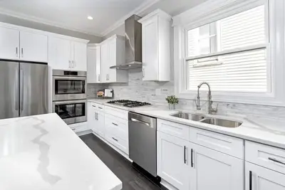 Image de Heart of Chicago 5 Bedroom Modern 12 guest West Bucktown Home