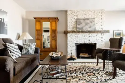 Image de Experience the charm of Phoenix Casa Gq, a spacious 3-bedroom retreat in the Melrose District.