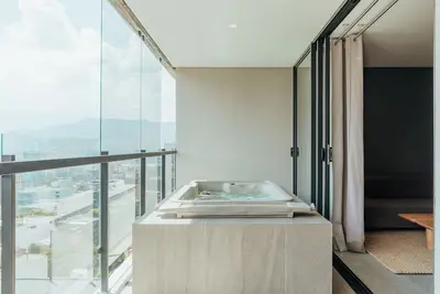 Image de Provenza - Private Balcony & Hot Tub - Pool - Deluxe - Wake 1115