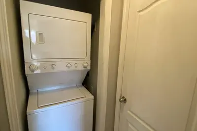 Image de Suburban Oasis