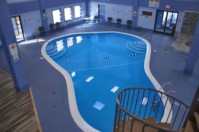 Image de Stylish Skiing Gem: Pool/Hot Tub, Sauna, Fireplace, Resort Activity Center.