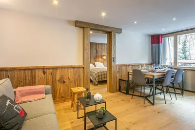 Image de Appartement spacieux exposé Sud avec balcon, proche des pistes et commodités, Val-d'Isère