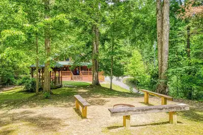 Image de Sweet Seclusion, Hot Tub, $560 Free tickets each paid day