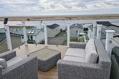 Image de Skydeck Holiday home with fabulous views over Chesil Beach and Portland Harbour