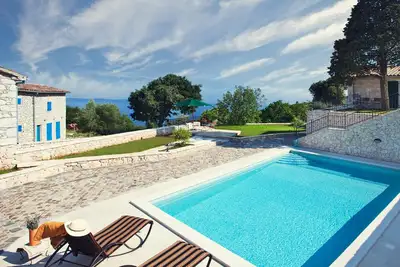 Image de Charming Villa Merula with 50 m² private pool, sea view, pets welcome