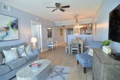 Image de Perfect retreat-Sleeps 6-8 people-2. 5 bedrooms On beach-Heated Pools-Lazy River