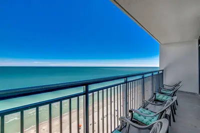 Image de Oceanfront 2/2 w/ Huge Balcony - by Luxury Beach Rentals!