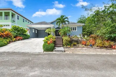 Image de Island Retreat in gated community- 5 mins from the beach