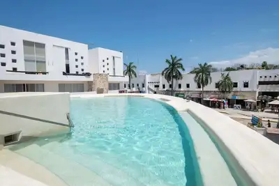Image de Downtown Oasis: Walk to Beach, 5th Ave, & Pool