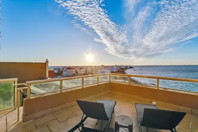Image de New Listing - 2b Private Terrace w/ Sunset Views!