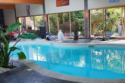Image de Villa piscine intérieure, hamman, sauna, jacuzzi, salle de sport, billard, baby