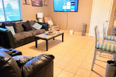 Image de White Sands Oasis:  \"The Sleepy Oasis Hq, Pet Paradise, & Tealight Nights! \"