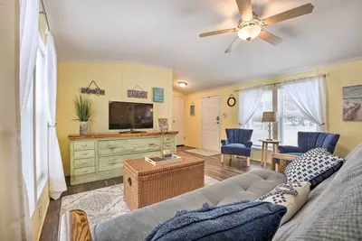Image de Charming South Haven Home - Great Location!
