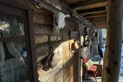 Image de Rustic Cozy Cabin with hot tub