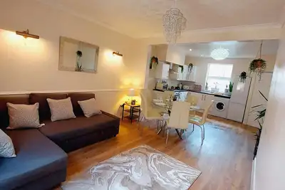 Image de Gorgeous &central  two bedrooms house