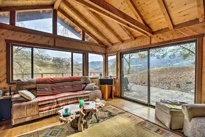 Image de Ukiah Hideaway w/ Mountain View: 5 Mi to Wineries!
