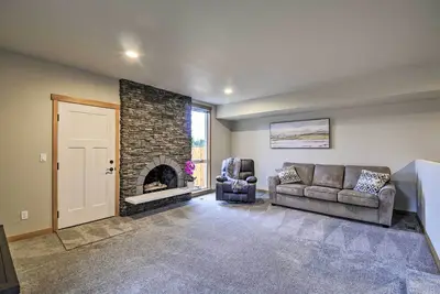 Image de Luxurious Tacoma Retreat w\/ Quartz Countertops!