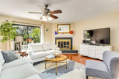 Image de Sunny Brookside-Pool & Tennis Court