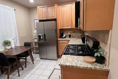 Image de Two bedroom apartment washer and dryer