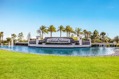 Image de A Stones Throw - a golfers dream at Lakewood National Golf Club.