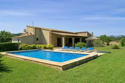Image de Attractive Finca, A/C, Private Pool, Idyllic Location & Views, walking distance to Port de Pollenca!