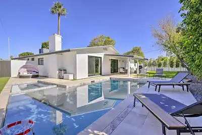 Image de Families Welcome! Scottsdale Gem w/ Pool & Jacuzzi