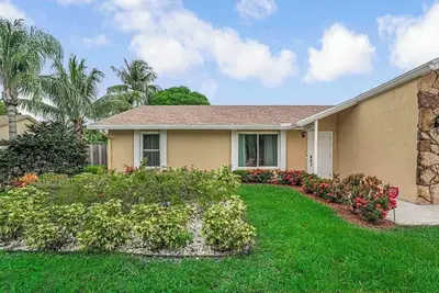 Image de Beautiful home, close proximity to golf, shopping, dining, parks and hospitals