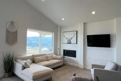 Image de Newly Built Mountain Escape - Modern Home