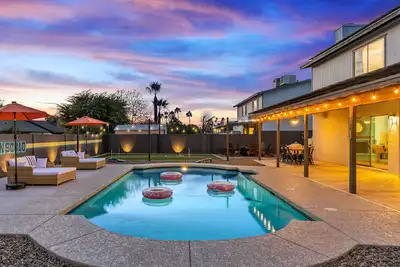 Image de 5 Bedrooms, Heated Pool, Basketball, Golf, Fire Pit, Hot Tub