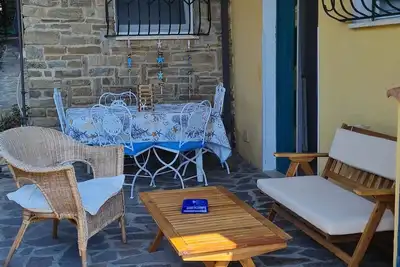 Image de Nice apartment with outdoor space and sea view, 5 min. from the beach!