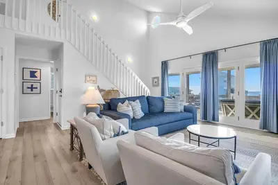 Image de The Shady Lady: Spacious Ocean View Home with Open Floorplan
