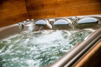 Image de Suite \"Eden Spa\" 2pers avec Jacuzzi privatif, petits déjeuners et accès au Spa
