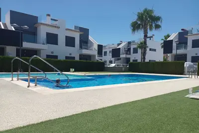 Image de Beautiful Modern 2 Bed/Bathroom Apartment with 2 Pools