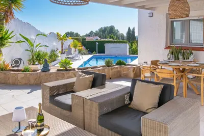Image de Villa Serenity - Villa rénovée de 3 chambres