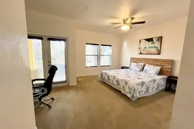 Image de Charming Spanish-style condo nestled in the quiet Royal Park area of Gainesville