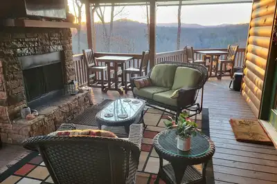 Image de Sunset Paradise A Luxury Cabin Only 5-Mins from Downtown Blue Ridge!