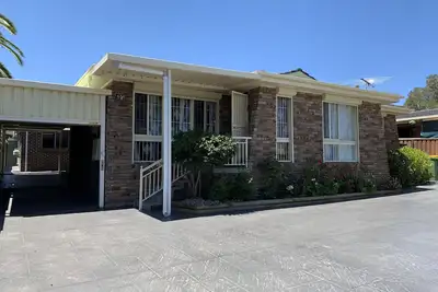 Image de All in 3 Bedrooms, sliding gate, Fairfield West