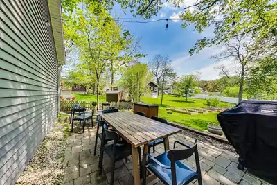 Image de Chic Historic Home, Walk to Downtown, Sleeps 10