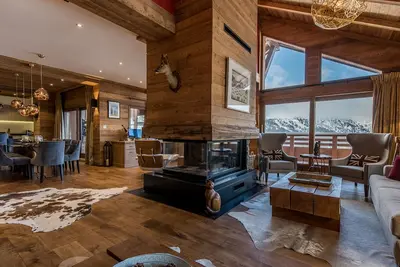 Image de Appartement de Luxe avec Cheminée, Jacuzzi et Hammam, Skis aux Pieds - Méribel