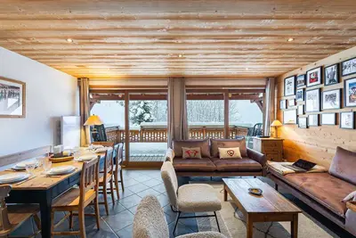 Image de Duplex 3 chambres avec cheminée et terrasse plein sud, proche des pistes et commerces