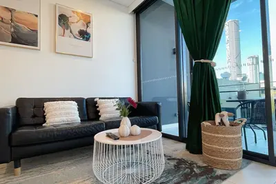 Image de Lovely apt City View FreeParking 5 Mins walk to Cultural Centre Museum Goma QPac