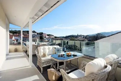 Image de Elegant and spacious two-bedroom apartment