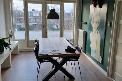 Image de 1930s apartment a 20-minute walk from downtown