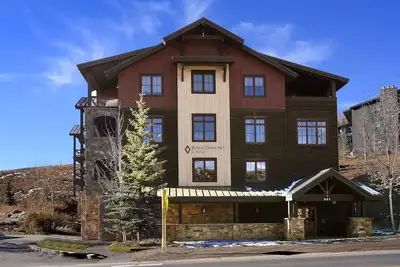 Image de Black Diamond 3b/Lux Condo, Short Walk to the Base! Hot Tub, Gym, Heated Garage!