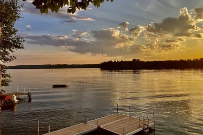Image de Lakefront Cottage - sleeps 6 - 2 baths